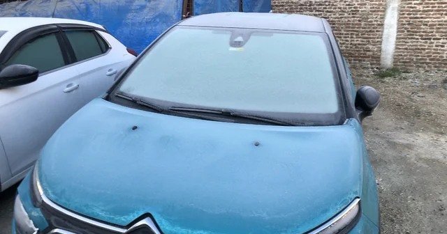 Araba camlarında buzlanma oluşmaya başladı Eskişehir Haberleri