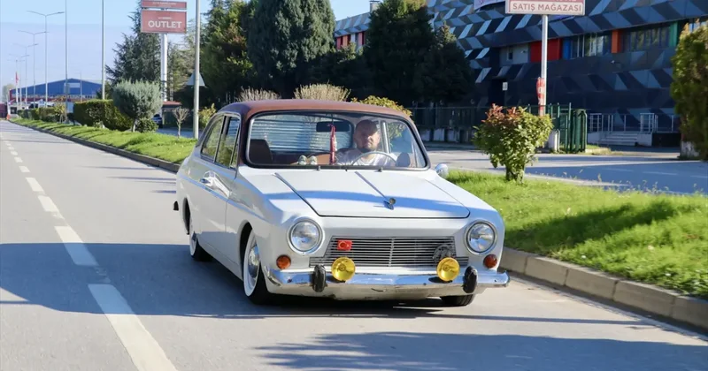 Çocukluğunda başlayan Anadol sevgisini, yol arkadaşı Binnaz ile yaşatıyor