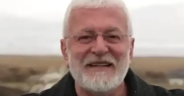 Sanatçı Onur Akın a at çarptı: O anlar kamerada VİDEO İZLE