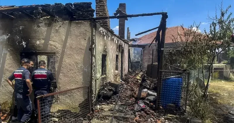 Uşak ta evde çıkan yangında 87 yaşındaki kişi öldü Uşak Haberleri