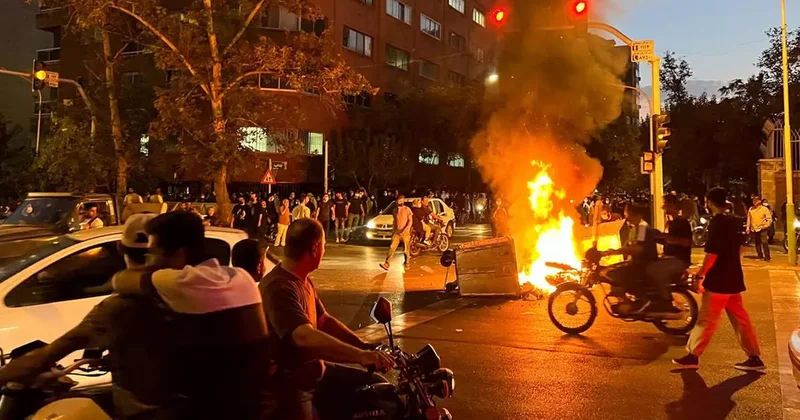 İran da protestoculara çağrı! Aldatılmışlar çıkışı: 3 gün süre verildi