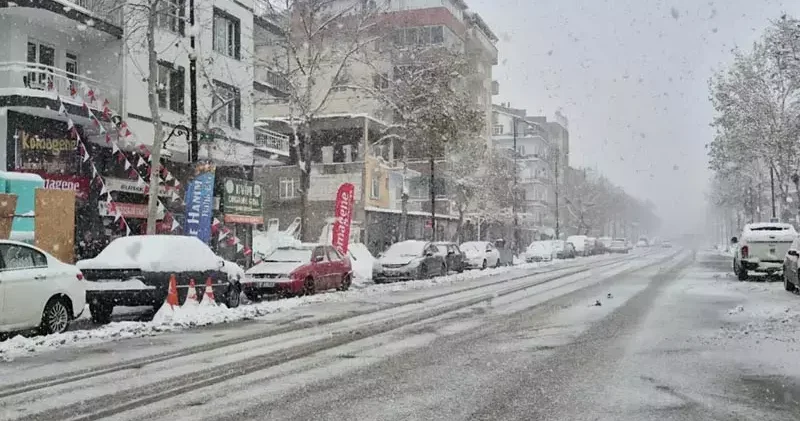 Malatya da kar ve buzlanma nedeniyle motosikletlerin trafiğe çıkması yasaklandı