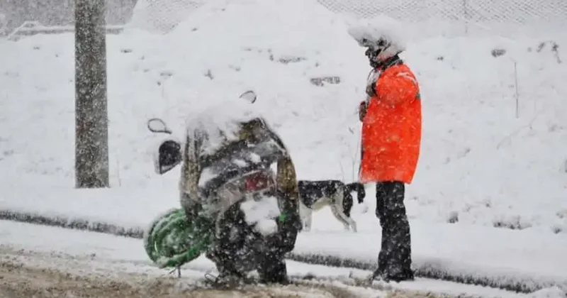Valilikler peş peşe açıkladı! Motosiklet, skuter ve motokuryerlerin trafiğe çıkması yasak