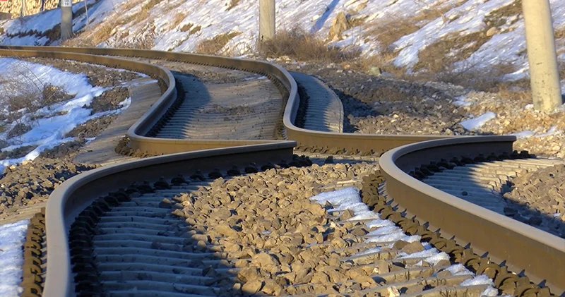 İspanya da iki hızlı tren raydan çıktı; 10 ölü, 25 yaralı