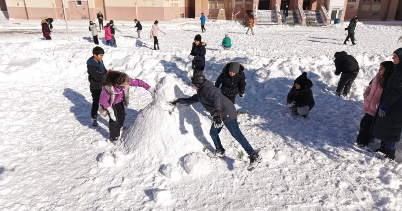 İki kentte kreşler, anaokulları ve eğitim merkezlerinin tamamı tatil edildi
