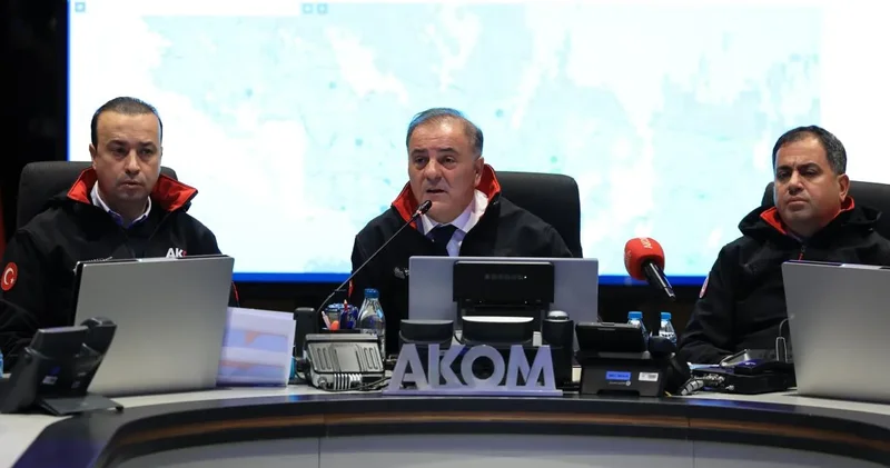 İBB Başkanvekili Aslan İstanbul daki son durumu açıkladı: Kar yağışı sürecek