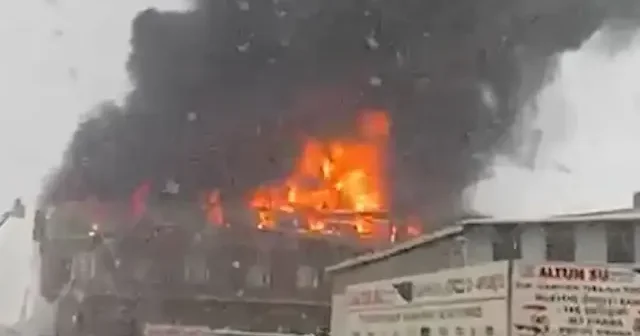 Tuzla da çakmak fabrikasında yangın çıktı VİDEO İZLE