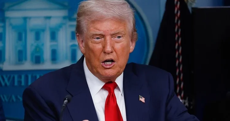 Trump, Grönland dan vazgeçmiyor: Tehdit gibi sözler! Artık zamanı geldi