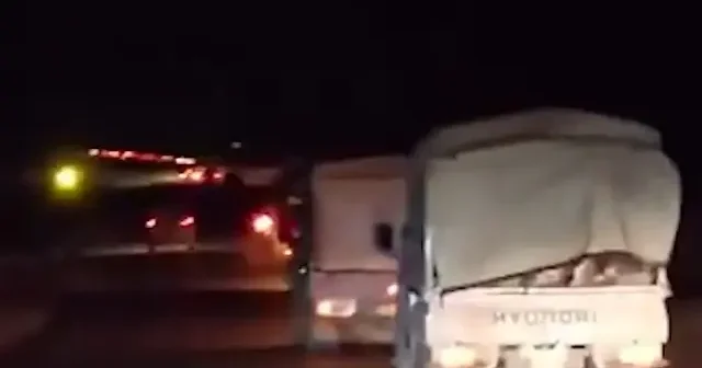 Teröristler Suriye de hezimetin intikamını sivillerden aldı: Arap aşiretler Haseke ye akın etti VİDEO İZLE