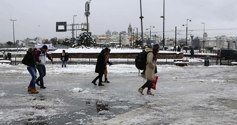 İstanbullular dikkat! Valilikten buzlanma uyarısı!