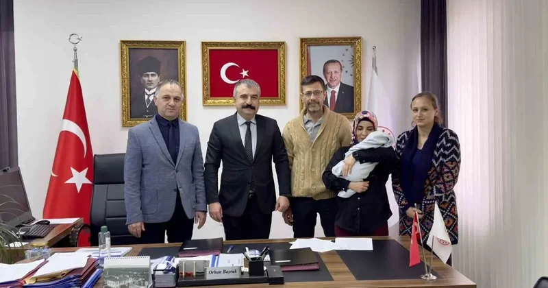 Koruyucu aile projesi bir çocuğu daha sıcak yuvaya kavuşturdu