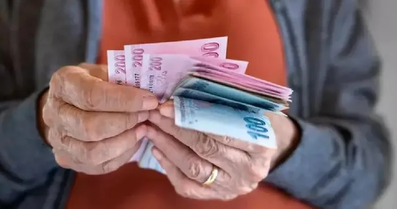 Emeklilikte kötü haber! Uzman açıkladı: Her çalışandan 12 bin lira kesilecek!