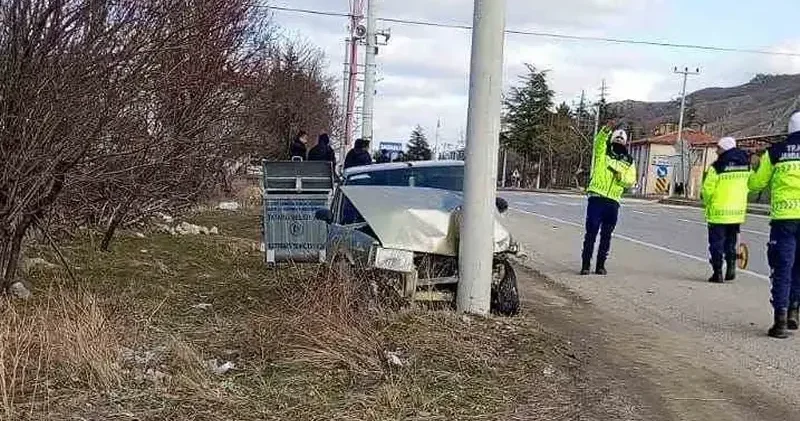 Otomobil mopede çarptı: Anne öldü 12 yaşındaki oğlu ağır yaralı Afyonkarahisar Haberleri