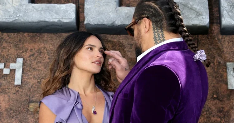 Karısı yaşlanınca boşanıp ona benzeyen genç sevgili buldu: Ağzından çıkan sözler hep aynı: Hayatımın aşkısın!