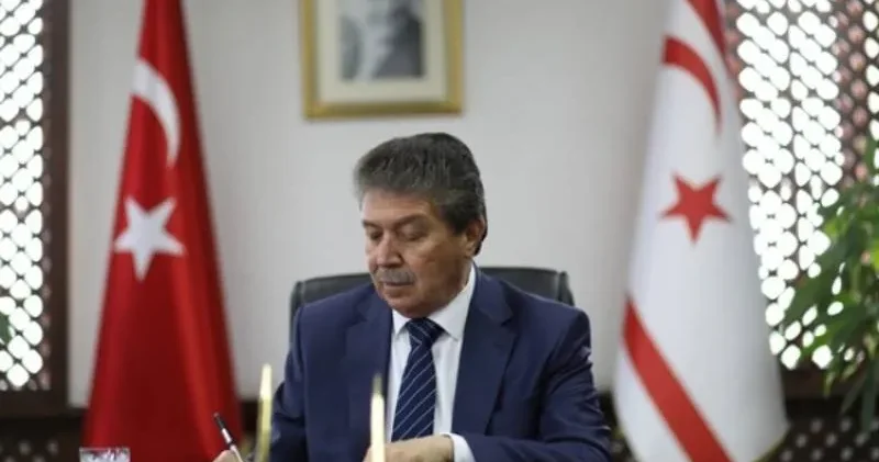 KKTC Başbakanı Üstel, GKRY ye tepki: Had bilmez ve tarihi çarpıtan söylemlere asla izin vermeyiz, Türkiye Cumhuriyeti garantördür, işgalci değil