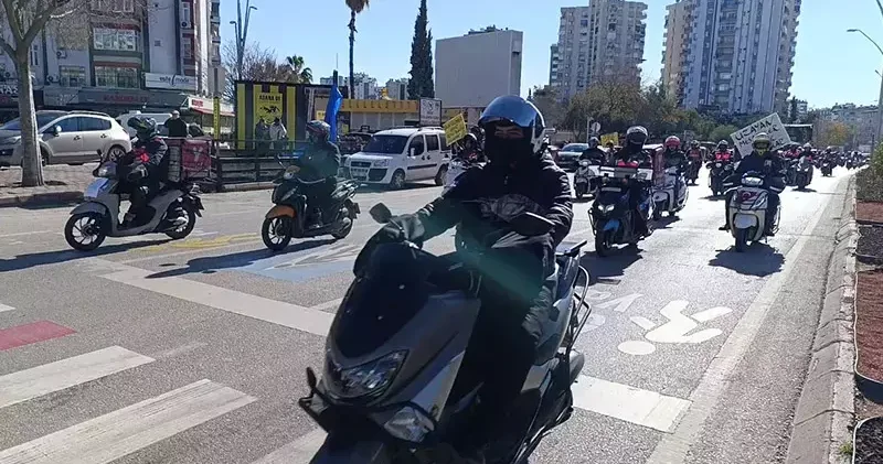 Adana da kuryeler, kontak kapatıp eylem yaptı