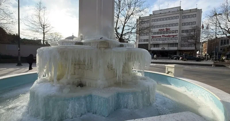 Tekirdağ buz kesti: Sıcaklık eksi 11 e düştü havuzlar dondu