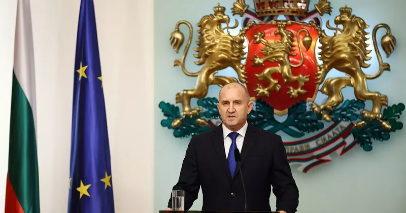 Bulgaristan Cumhurbaşkanı Radev den istifa kararı