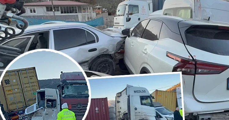 11 araç birbirine girdi: Zincirleme kazada 11 kişi yaralandı