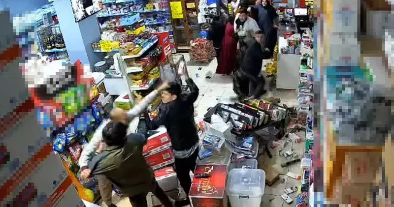 Marketçi, husumetli akrabaları tarafından darbedildi