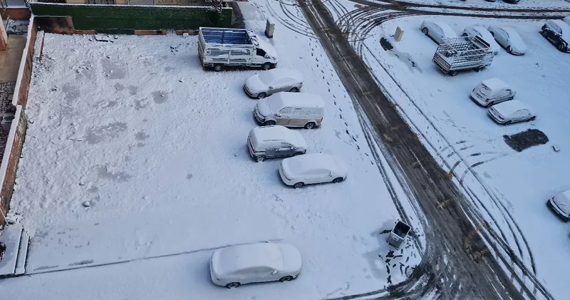 Diyarbakır da kar nedeniyle uçuşlar iptal edildi