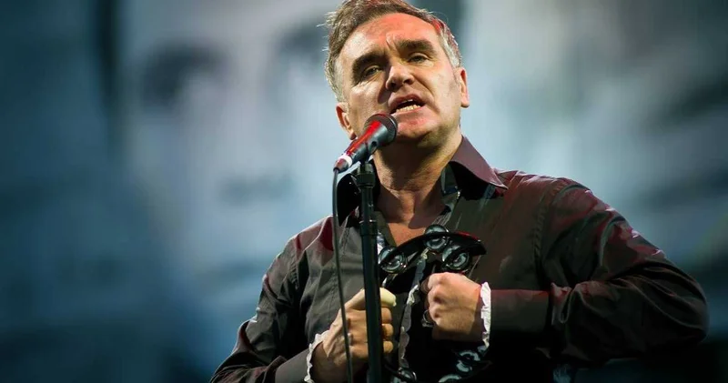 Ünlü şarkıcı yine sahneye çıkamadı: Türkiye den sonra peş peşe iptaller sürüyor