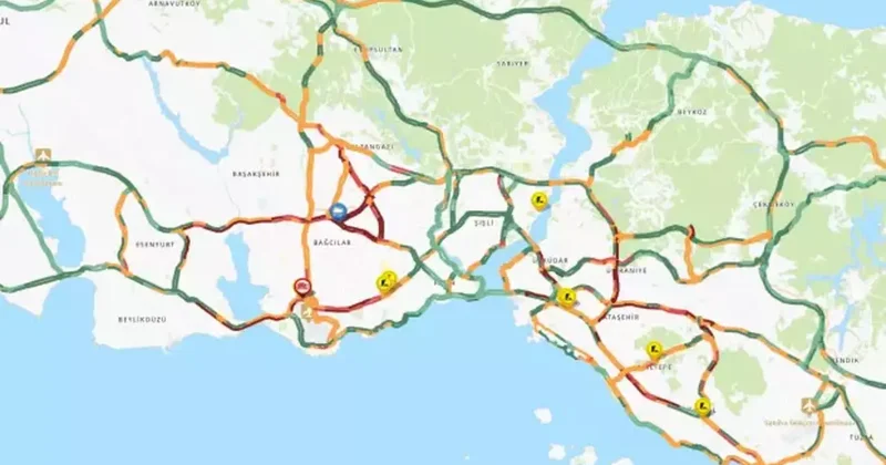 Kar yağdı, İstanbul da trafik yüzde 80 e çıktı
