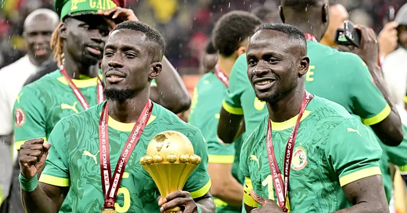 Afrika Futbol Konfederasyonu, şampiyon Senegal i kınadı!