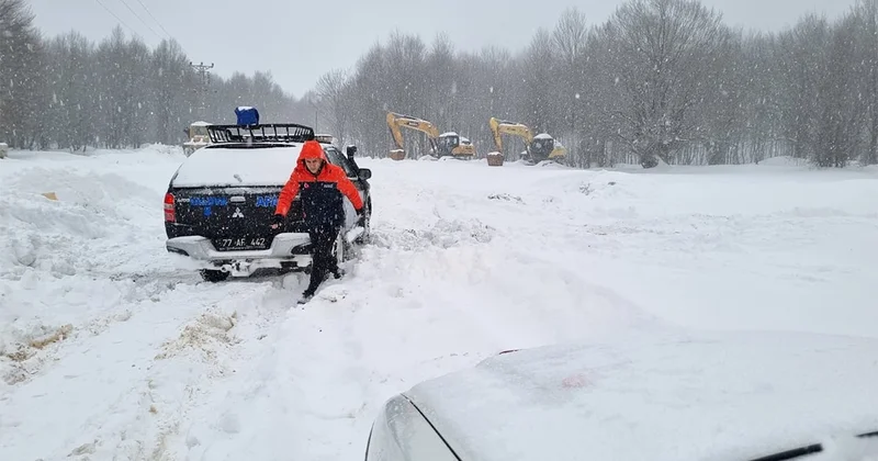 Karda mahsur kalan 1 i çocuk 5 kişiyi ekipler kurtardı Sözcü Gazetesi