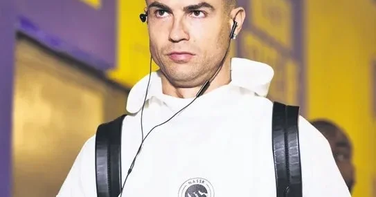 MEVLÜT TEZEL Ronaldo neden kablolu kulaklık kullanıyor?