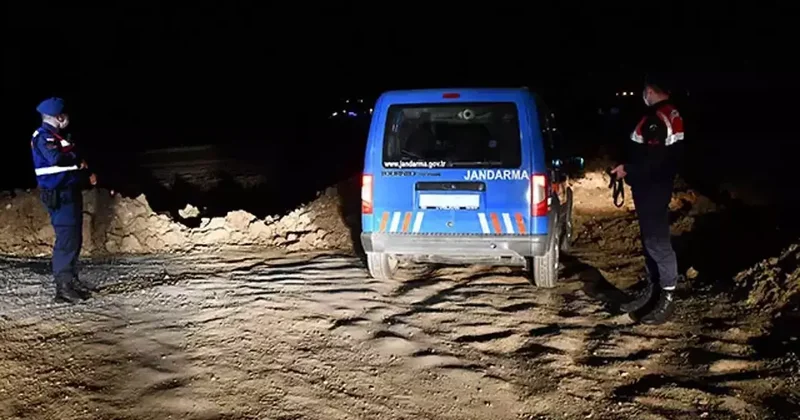 Yılda bir kez hasat ediliyor: Kilosu 900 bin TL ye yükselince Mehmetçik tarlada nöbete başladı Sözcü Gazetesi