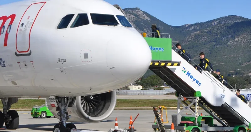 Alanya da mahsur kalan Fenerbahçe yola çıktı