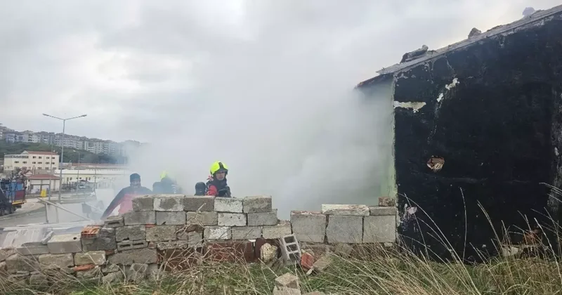 Bandırma’da metruk binada soba yangını, 1 kişi dumandan etkilendi