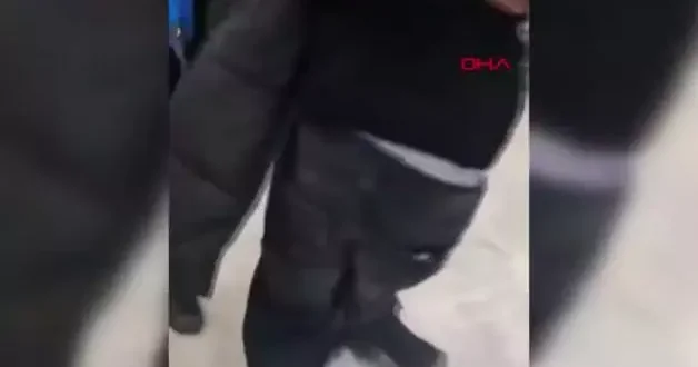 Ankara da AVM de yaşanan bıçaklı kavga kameralara yansıdı