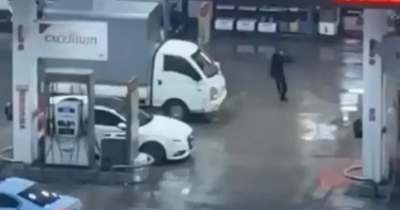 Akaryakıt istasyonunda facia kıl payı atlatıldı: Bir yaralı Diyarbakır Haberleri