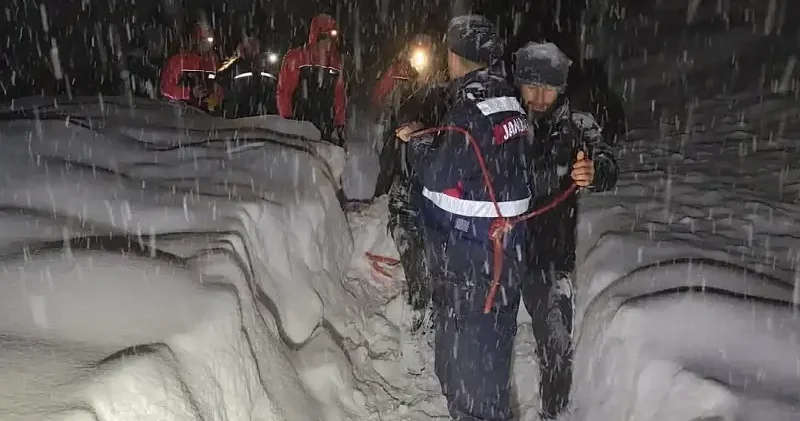 Giresun da üzerine çığ düşen çoban hayatını kaybetti Gündem Haberleri