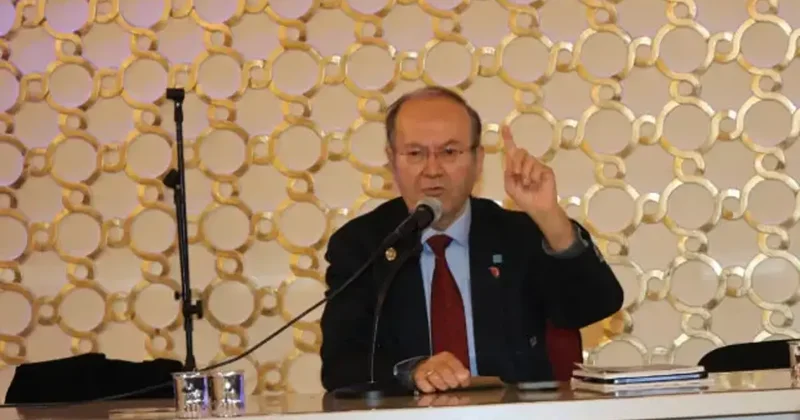 Yazar Yusuf Kaplan dan gençlere uyarı: Kimliğinizden ve değerlerinizden asla vazgeçmeyin!