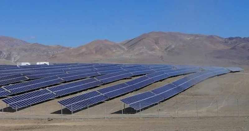 22 milyonluk şehir bedava elektriğe kavuşacak: Çölün ortasında devasa güneş paneli sistemi kuruldu Sözcü Gazetesi