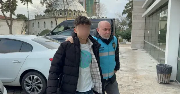 Samsun haberleri Samsun da dehşet! 16 yaşındaki çocuk, 2 kişiyi bıçakaldı 19 Ocak 2026