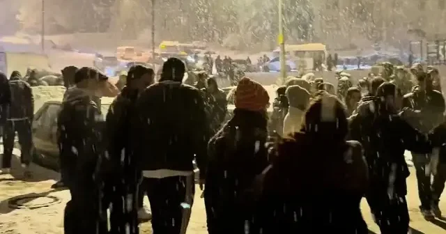 Düzceliler kar yağışını horon ve halayla karşıladı VİDEO İZLE