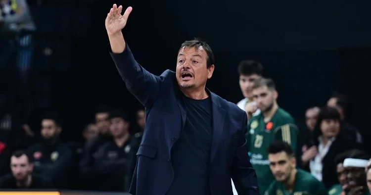 Ergin Ataman: Bazı oyuncular takımda oynamayı hak etmiyor!