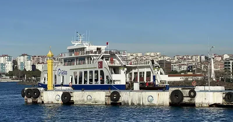 Bozcaada ve Gökçeada da feribot seferlerine fırtına engeli