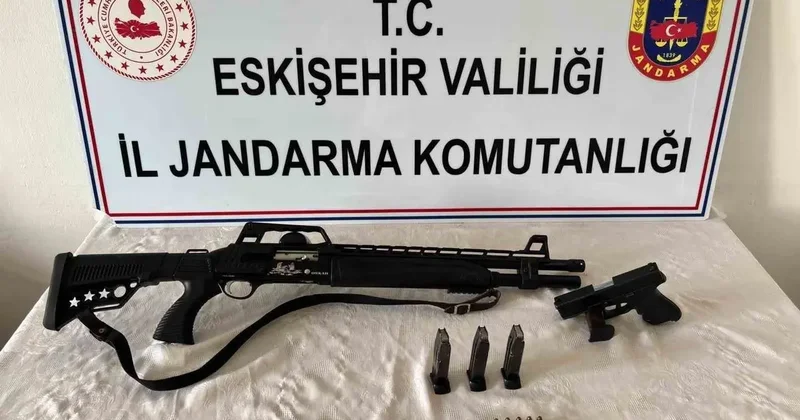 Yasa dışı silah ticareti yapan şahıs jandarmadan kaçamadı