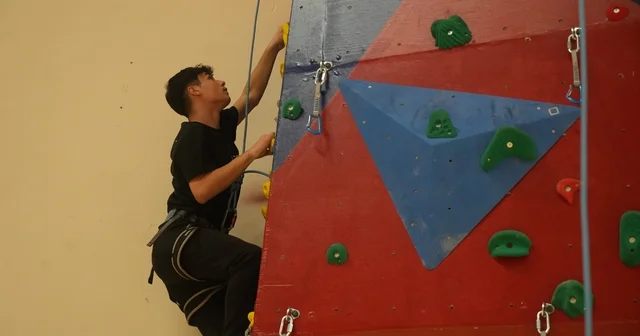 Niğde deki tırmanış duvarı geleceğin dağcılarını yetiştirecek Niğde Haberleri