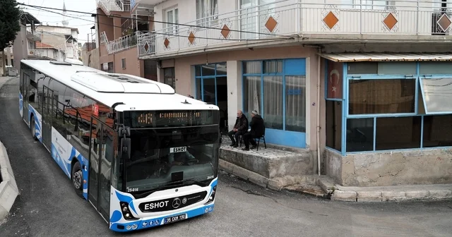 Vatandaş istedi, alçak tabanlı otobüs geldi İzmir Haberleri