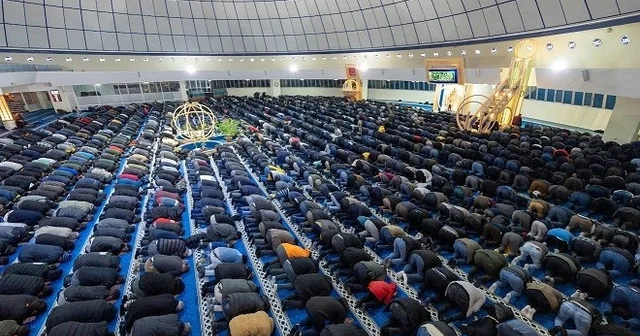 Erzincan da Ramazan ın ilk teravihinde camiler doldu Erzincan Haberleri