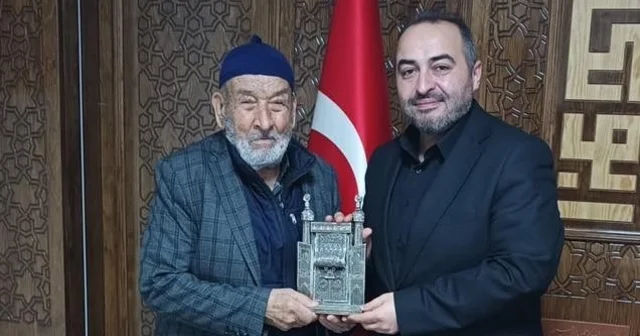 Beyşehir de 84 yaşındaki vatandaş hafızlık yarışmasında birinci oldu Konya Haberleri