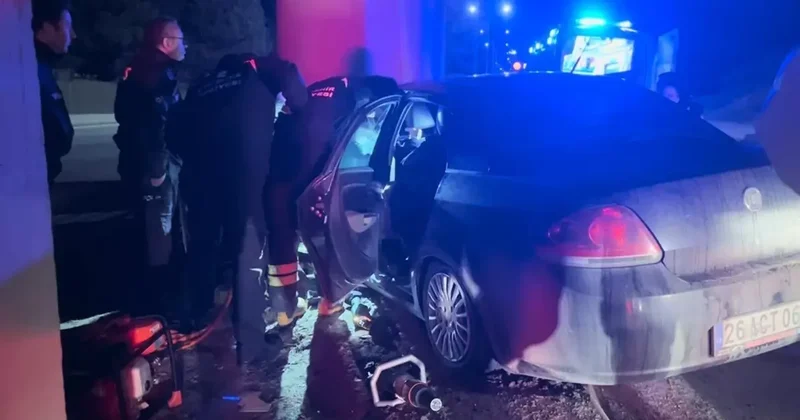 Beton kolona çarpan otomobildeki ağır yaralı şahıs hastanede hayatını kaybetti