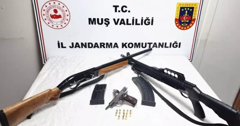 Muş’ta ruhsatsız silah operasyonu: 3 şüpheli gözaltına alındı