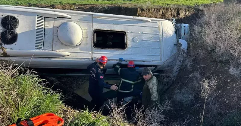 Öğrenci servisi, dereye düştü: 2 si ağır 9 yaralı